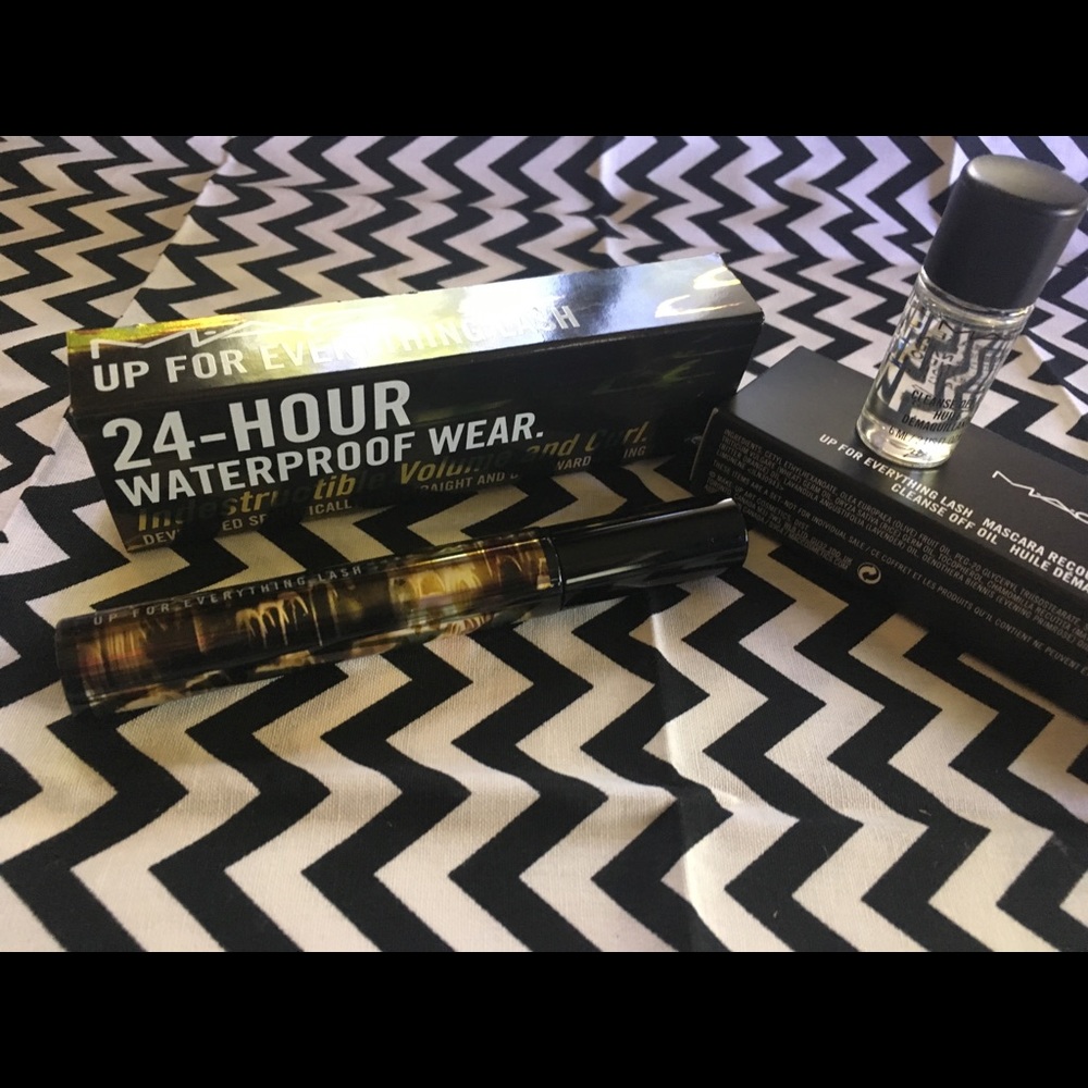 MAC 24hr Waterproof Mascara & Cleanse Oil - Picture 6 of 8